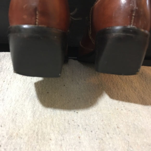 Boots - Picture 4 of 5